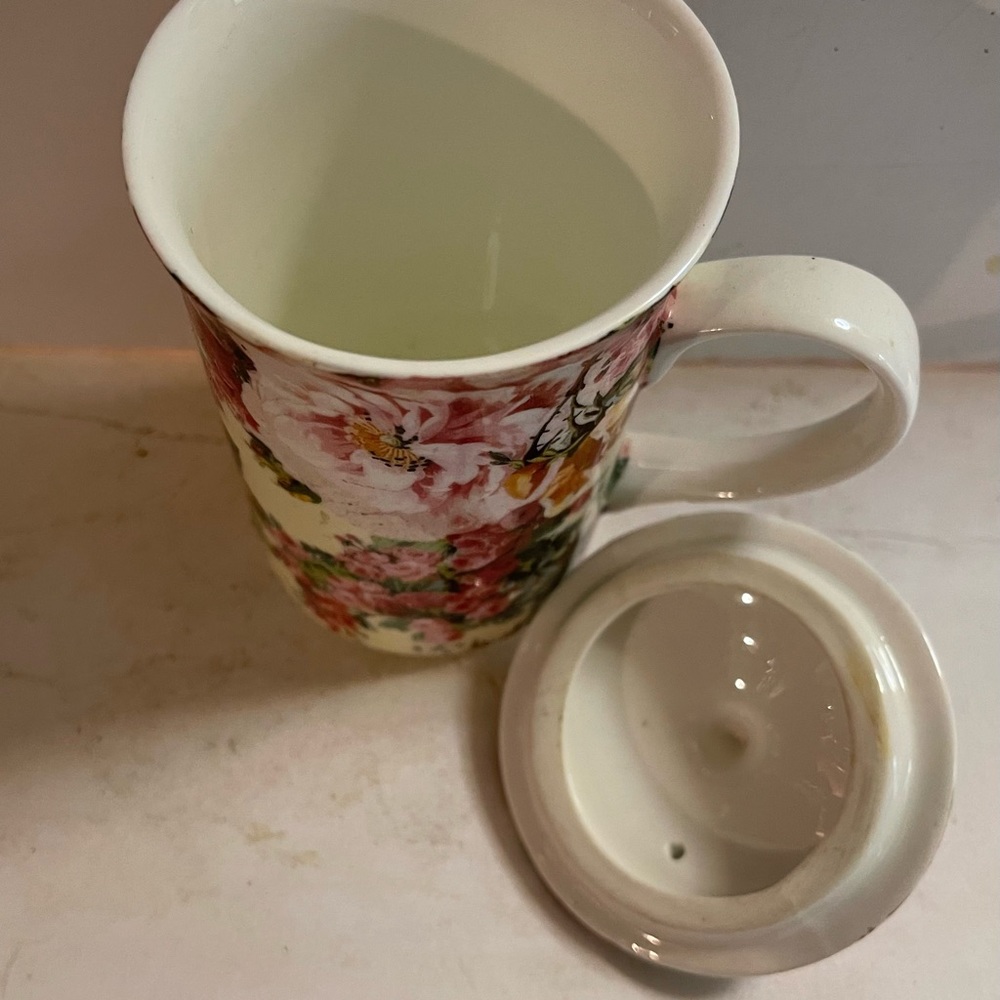 Royal Patrician Coffee Mug W/ Lid Roses Staffordshire Fine Bone China